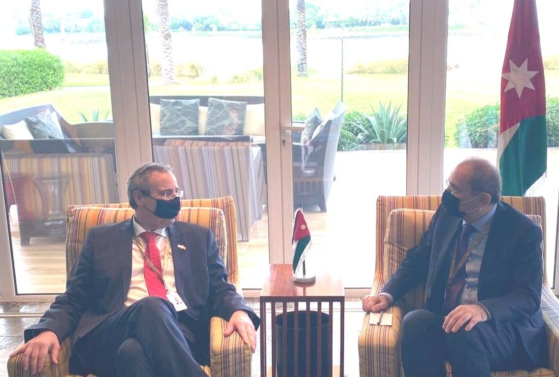 الصفدي يؤكد على ضرورة تطوير منهجية شمولية تفعل الدور العربي في حل الصراعات الإقليمية