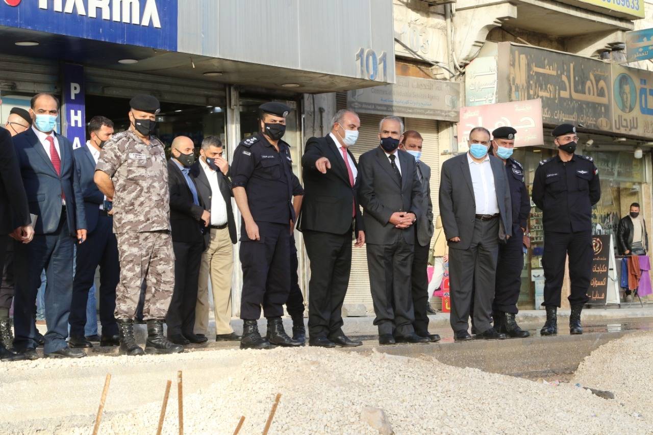 وزير الداخلية يتفقد مشروع شبكات تصريف مياه الأمطار في وسط البلد