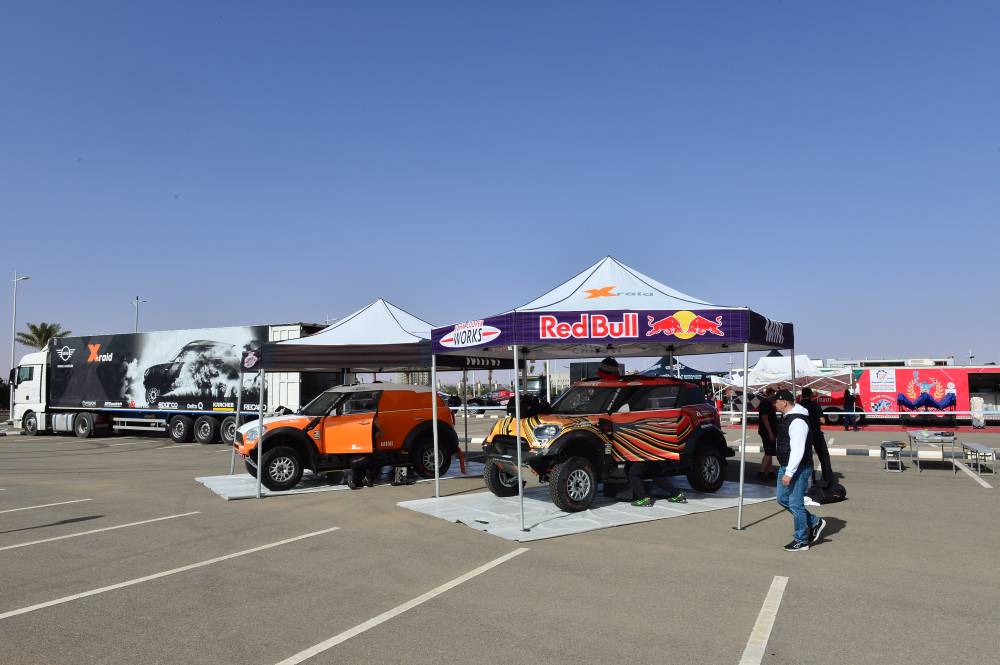 السعوديه .. انطلاق الفحص الفني لمركبات المتسابقين المحليين