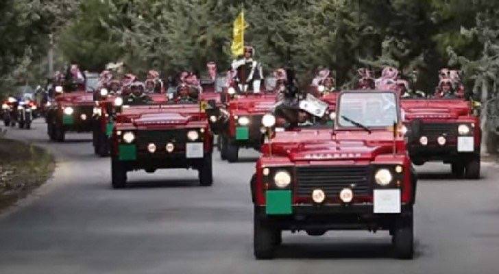 جلالة الملك عبدالله الثاني يتوجه في الموكب الأحمر إلى مجلس الأمة لافتتاح الدورة غير العادية لمجلس الأمة التاسع عشر