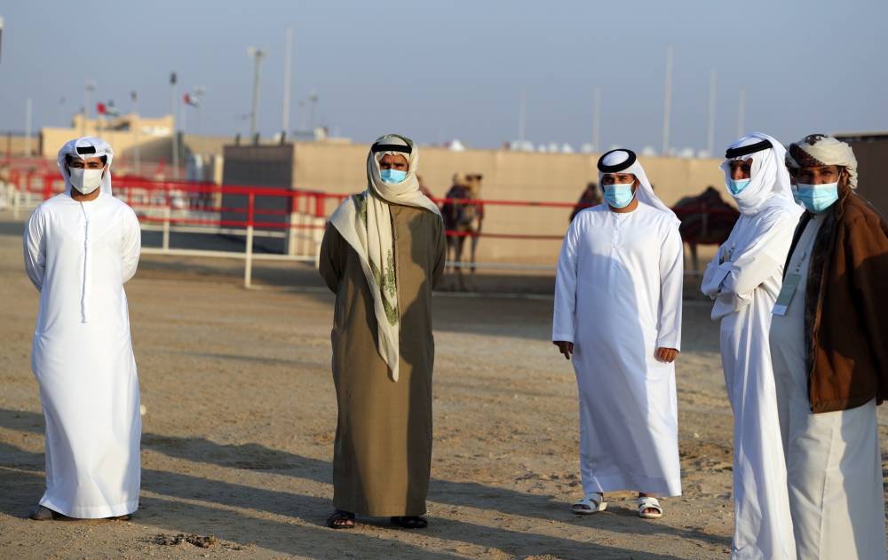 الامارات : معالي اللواء فارس المزروعي يتفقد موقع المزاينة ويلتقي لجان التحكيم والفحص الطبي والفرز