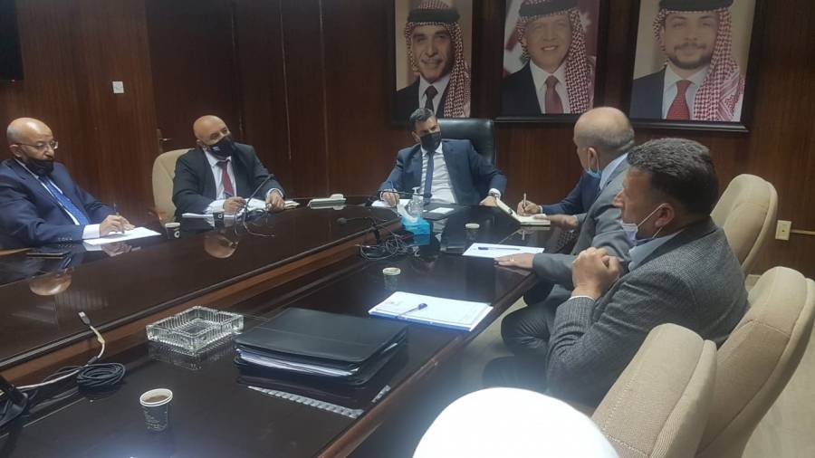 وزير المياه والري يلتقي رئيس واعضاء مجلس محافظة الكرك