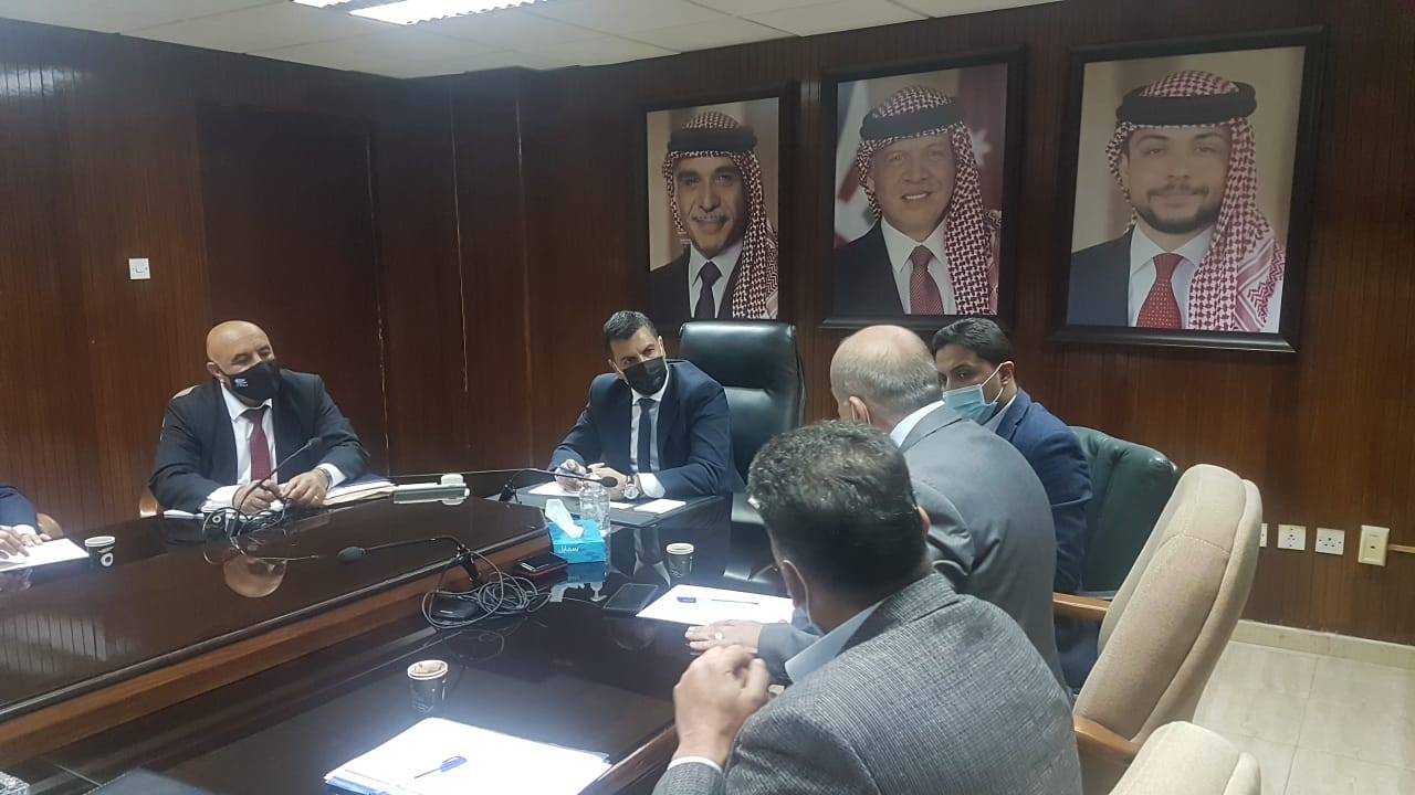 وزير المياه والري يلتقي رئيس واعضاء مجلس محافظة الكرك 