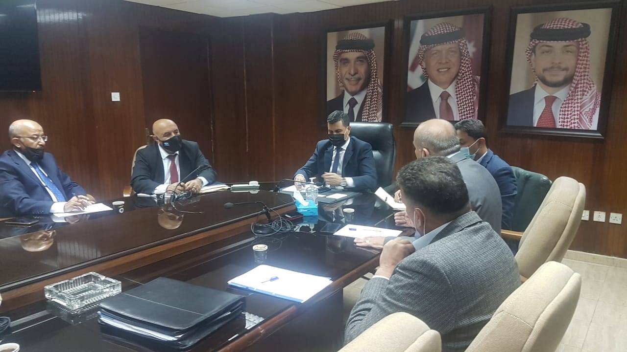 وزير المياه والري يلتقي رئيس واعضاء مجلس محافظة الكرك 