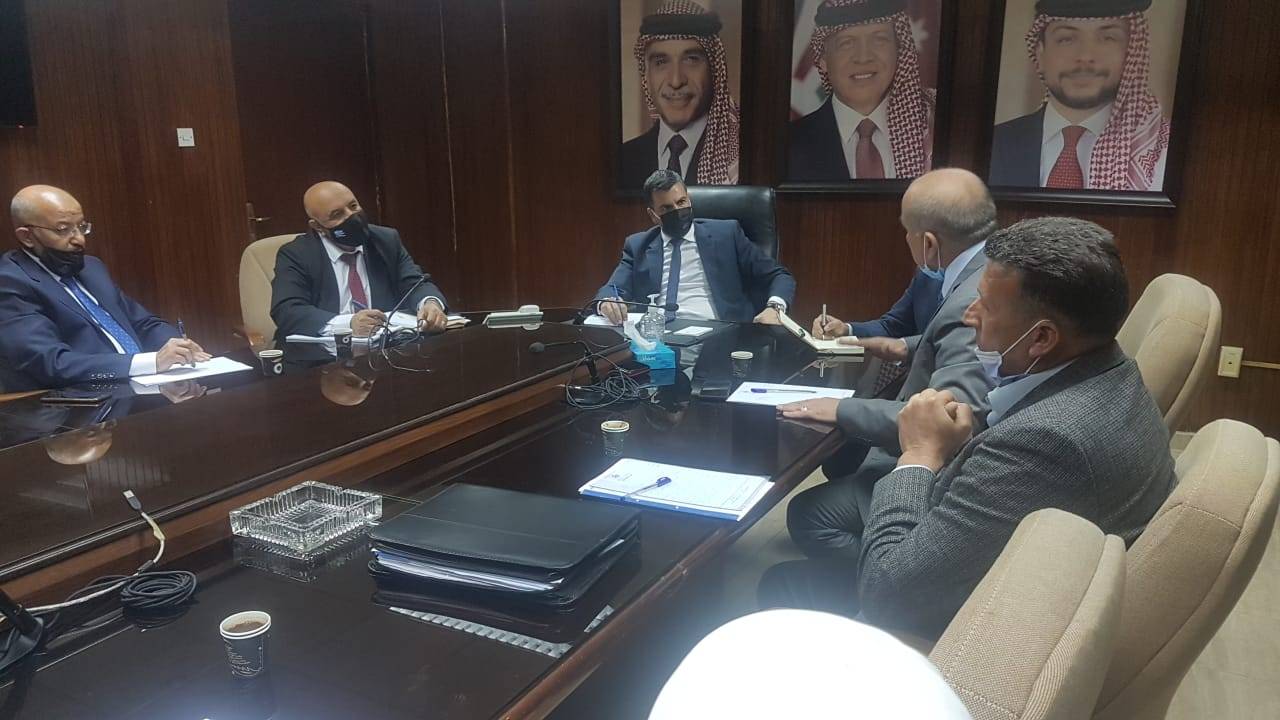 وزير المياه والري يلتقي رئيس واعضاء مجلس محافظة الكرك 