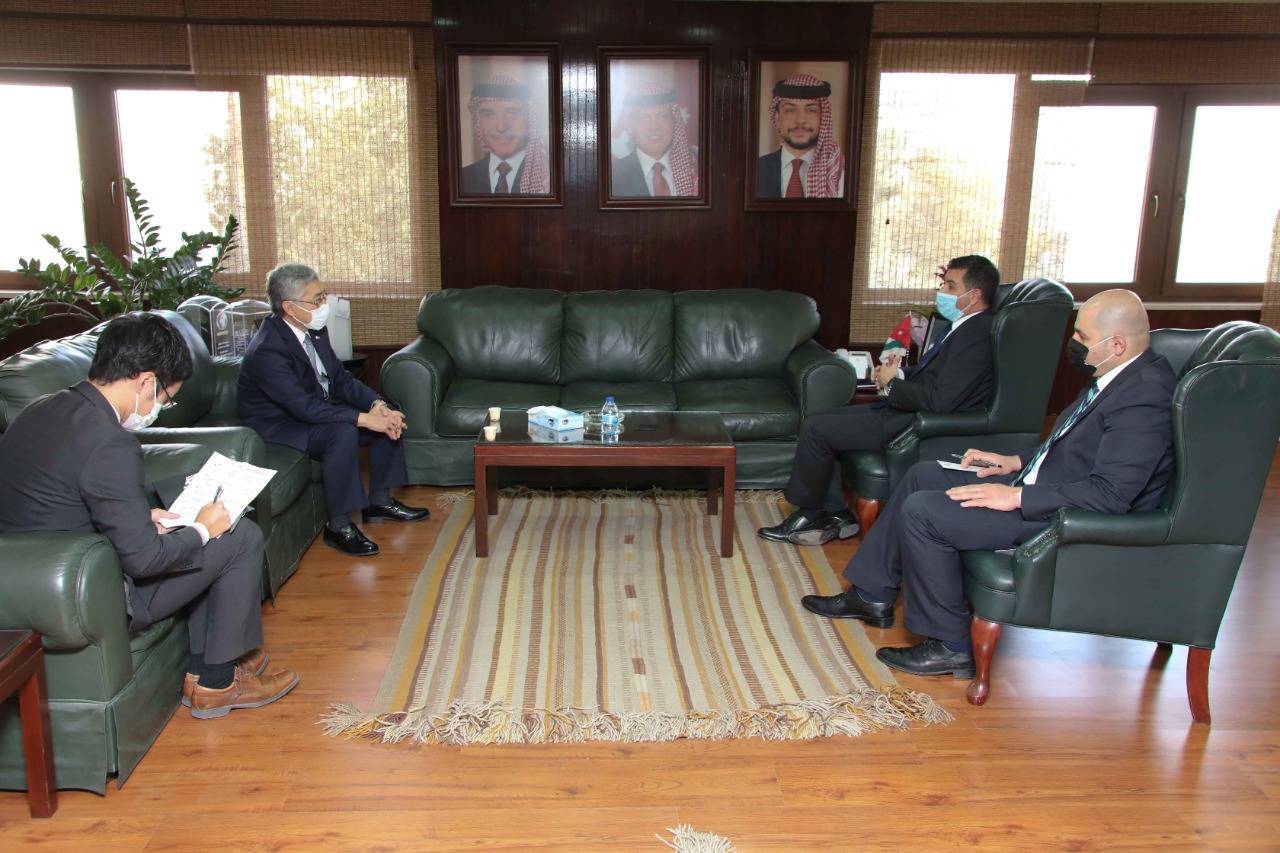 وزير المياه والري: نسعى من خلال مراجعة استراتيجيتنا الى زيادة قدراتنا لتخفيف تداعيات انقطاع المياه عبر بناء مزيد من الخزانات الاستراتيجية في مختلف مناطق المملكة