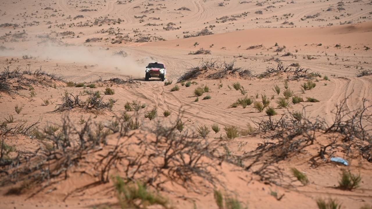 الإسباني كارلوس يتصدر المرحلة الأولى في الجولة الخامسة من كأس العالم