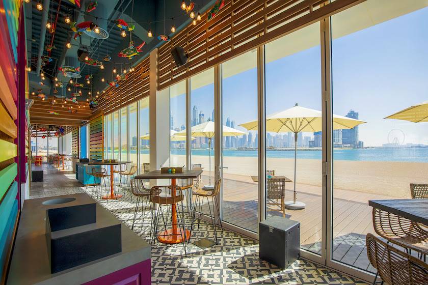 استقبلوا العام الجديد باحتفالية مكسيكية لدى سنيور بيكو في ويست بالم بيتش