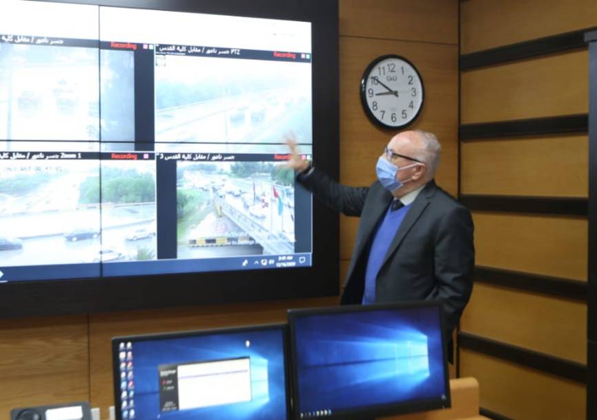 الكسبي يتفقد غرفة الطوارئ الرئيسية ويؤكد على جاهزية الاشغال للتعامل مع الحالة الجوية  