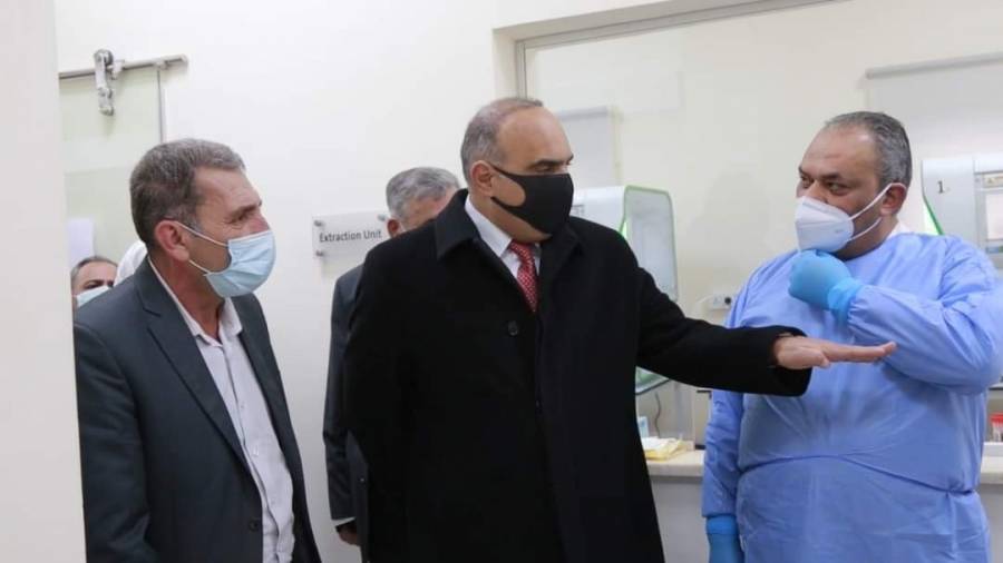 رئيس الوزراء يتفقد مديرية المختبرات التابعة لوزارة الصحة