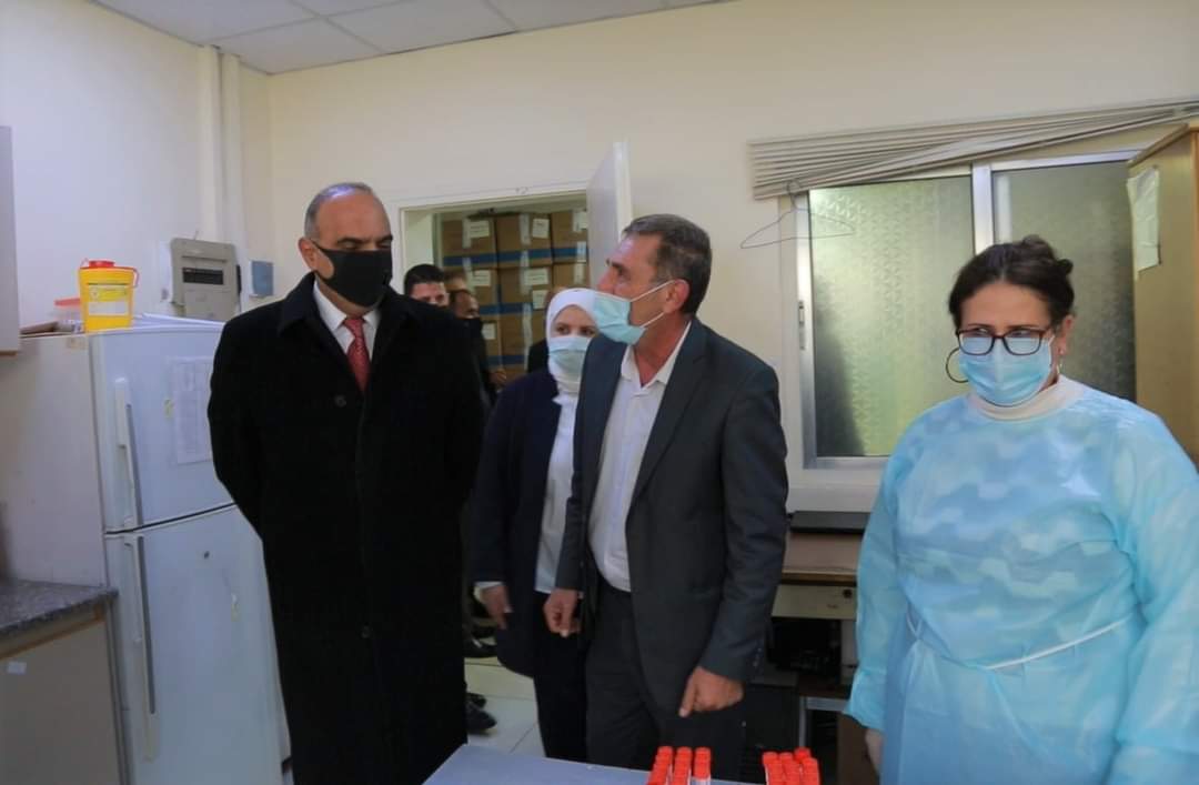 رئيس الوزراء يتفقد مديرية المختبرات التابعة لوزارة الصحة