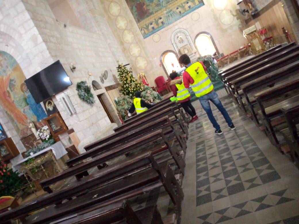 مادبا .. كلنا الاردن تنفذ حملة تطوعية لتعقيم الكنائس