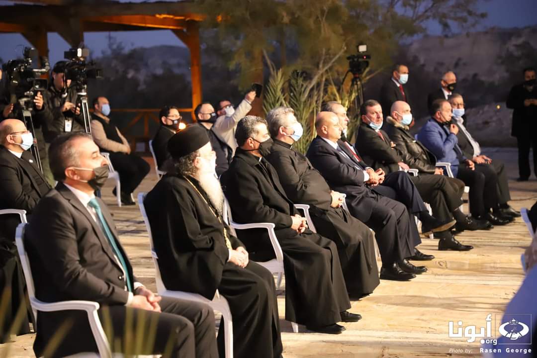 وزير السياحة يرعى حفل إضاءة شجرة عيد الميلاد في موقع معمودية السيد المسيح – المغطس