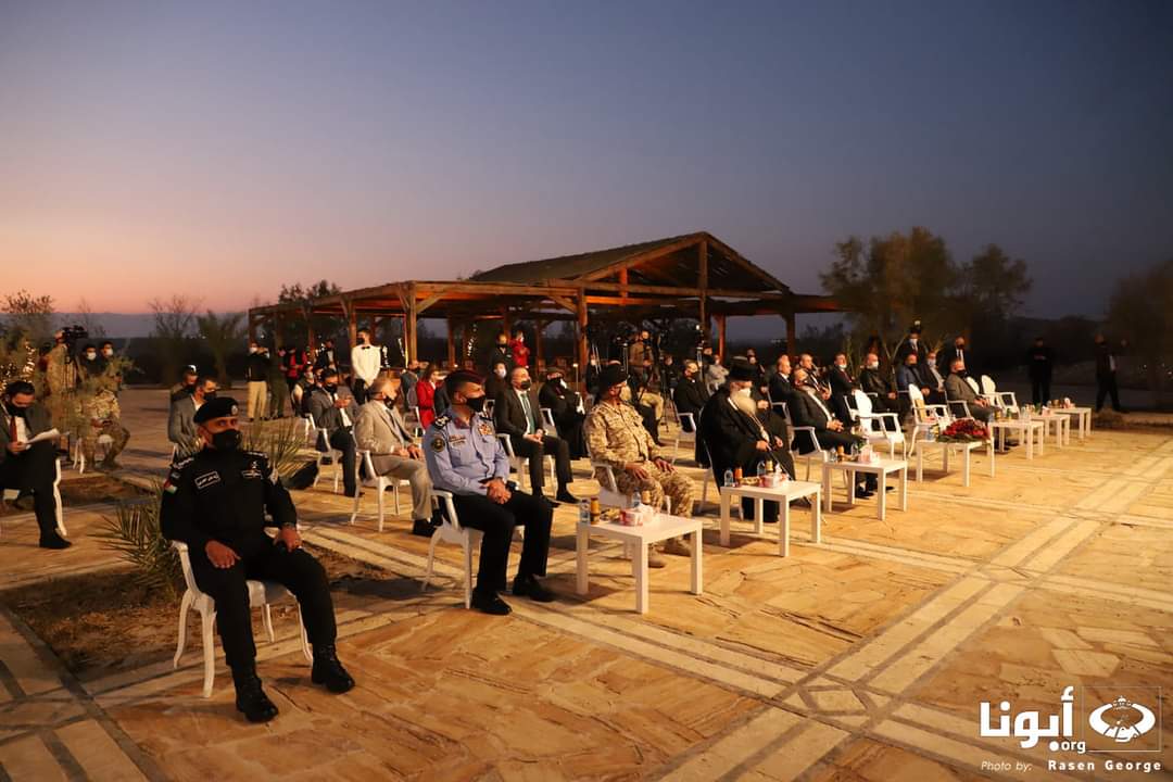 وزير السياحة يرعى حفل إضاءة شجرة عيد الميلاد في موقع معمودية السيد المسيح – المغطس