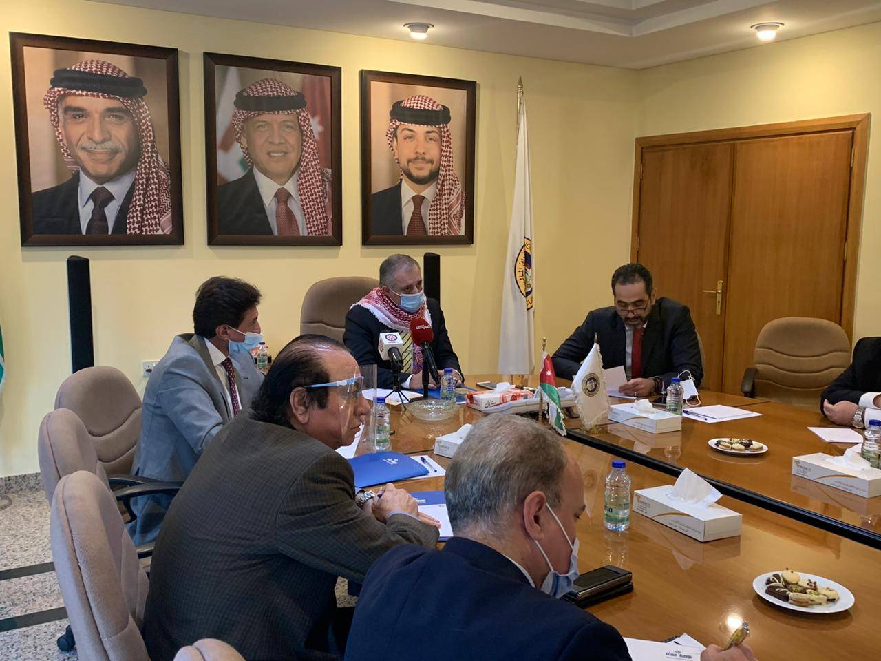 القطامين يؤكد دعم الحكومة لجهود تعزيز الاستثمار في بورصة عمان وإعادة تنشيط السوق المالي