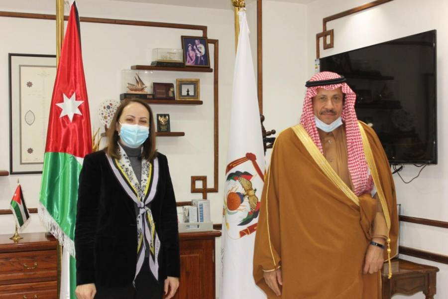 وزيرة الصناعة و التجارة تبحث مع السفير السعودي تعزيز التعاون الاقتصادي