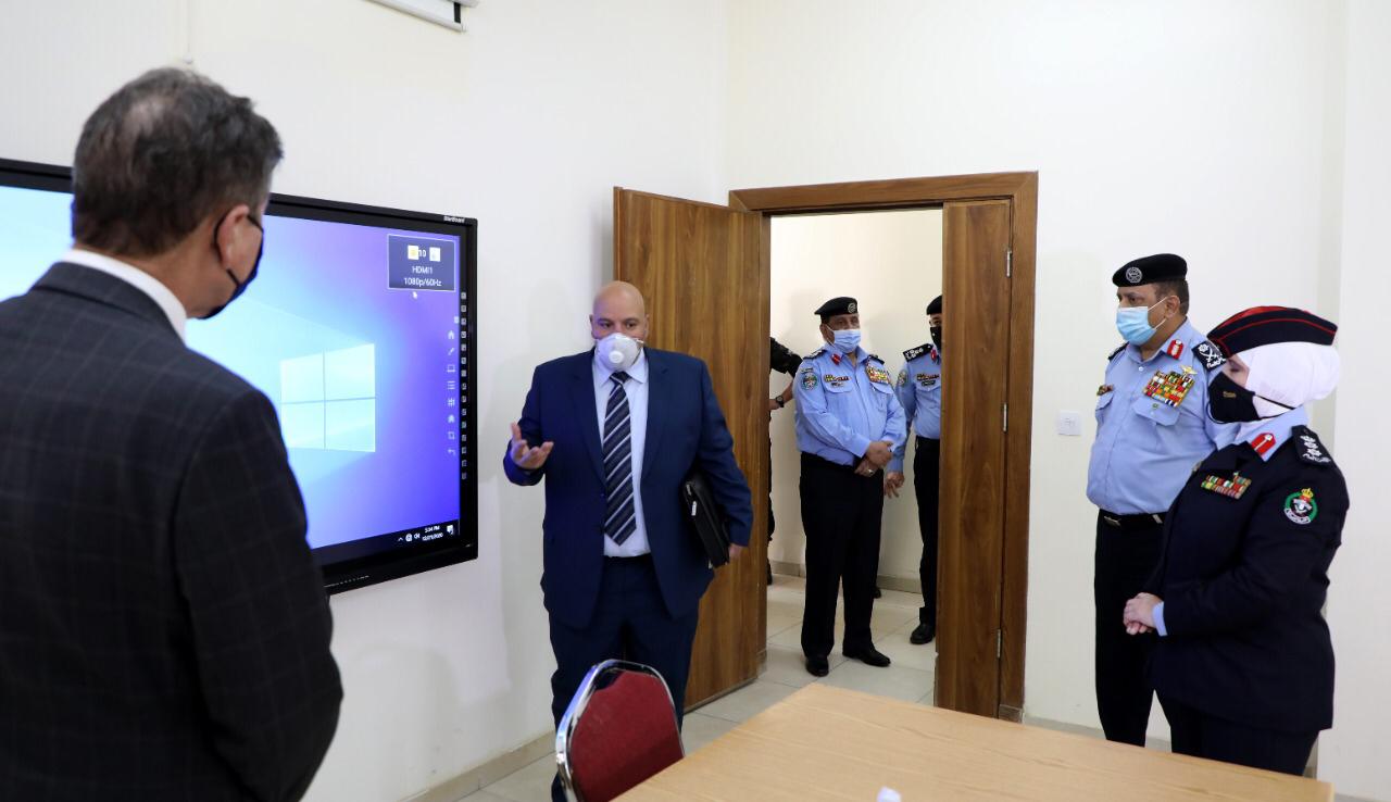 بحضور مدير الأمن العام والسفير الألماني، تسليم معدات حديثة للشرطة النسائية والمختبرات والأدلة الجرمية.  