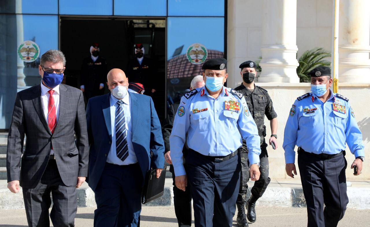 بحضور مدير الأمن العام والسفير الألماني، تسليم معدات حديثة للشرطة النسائية والمختبرات والأدلة الجرمية.  