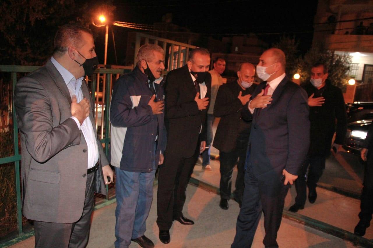 رئيس مجلس النواب يشارك في إضاءة شجرة عيد الميلاد بمدينة الحصن بإربد