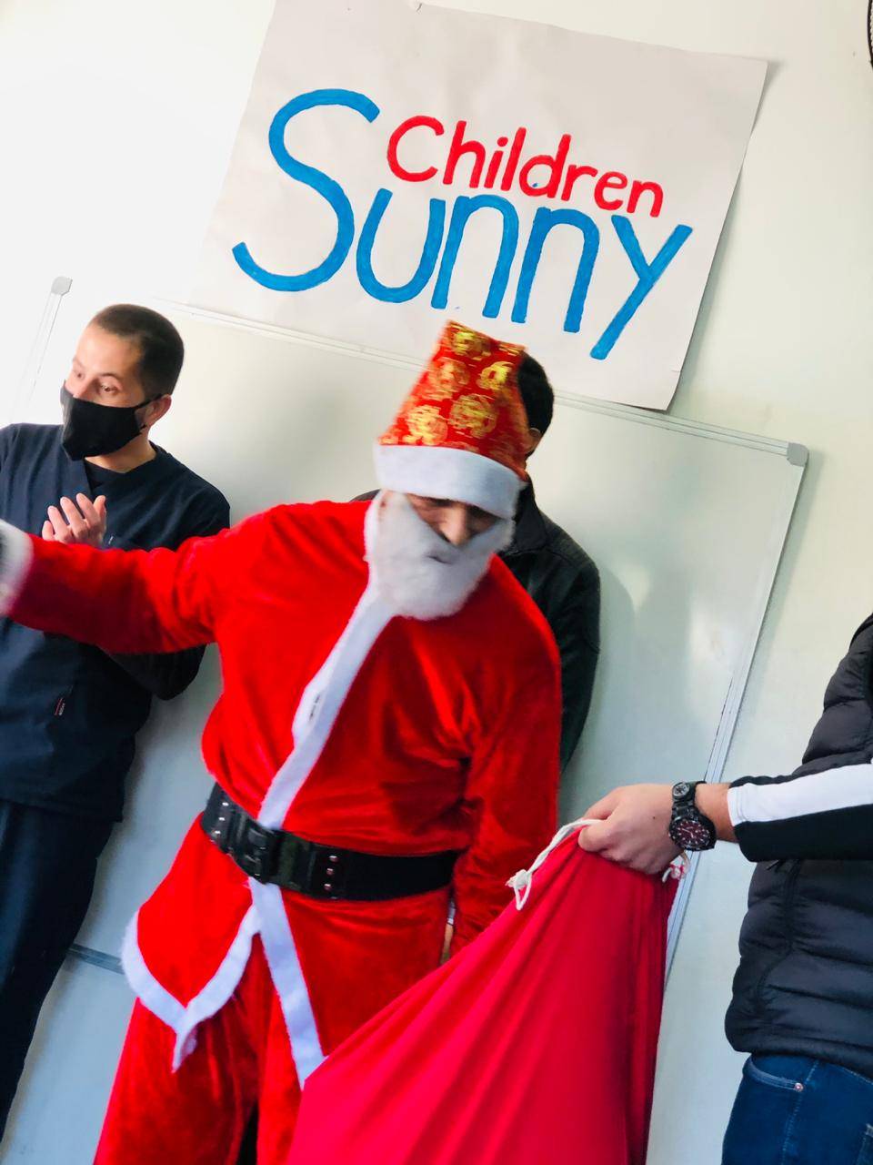 السفير أيهم زكي معايعة يقوم بزيارة إلى مركز الأطفال المبتسمين لذوي الاحتياجات الخاصة