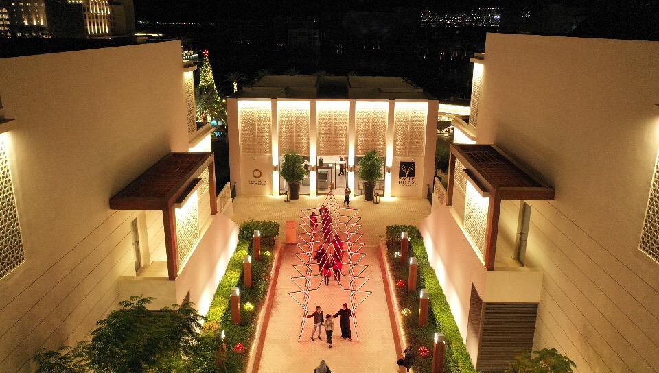 سرايا العقبة تحتفل بإضاءة شجرة عيد الميلاد