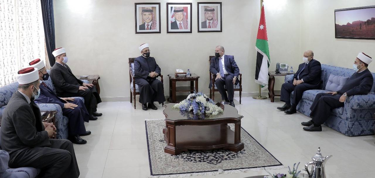 العودات يلتقي قاضي القضاة