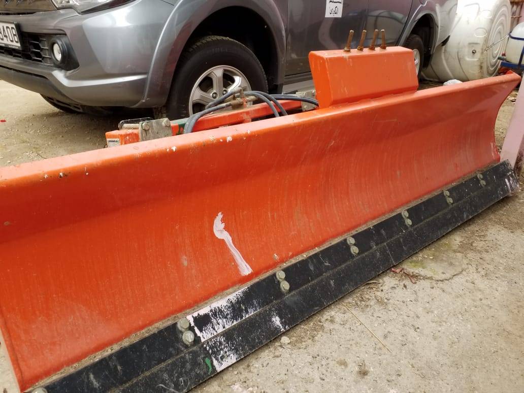 بلدية السلط تعزز أسطول آلياتها بضاغطة سعة 16متر مكعب 