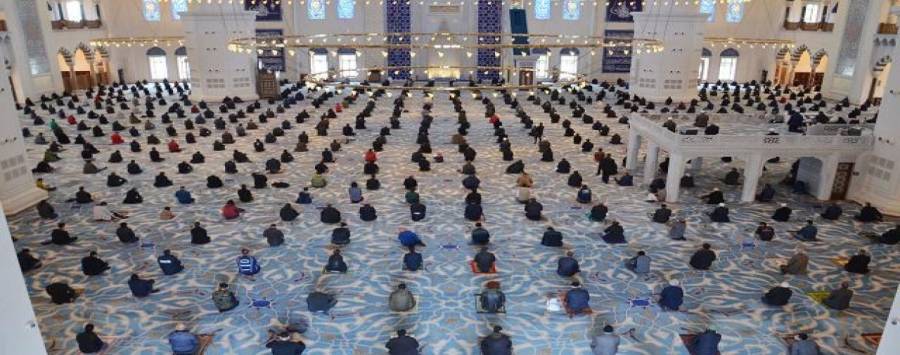 رئاسة الشؤون الدينية التركية تصدر بيانا حول قراءة القرآن ورفع الأذان بلغة غير اللغة العربية