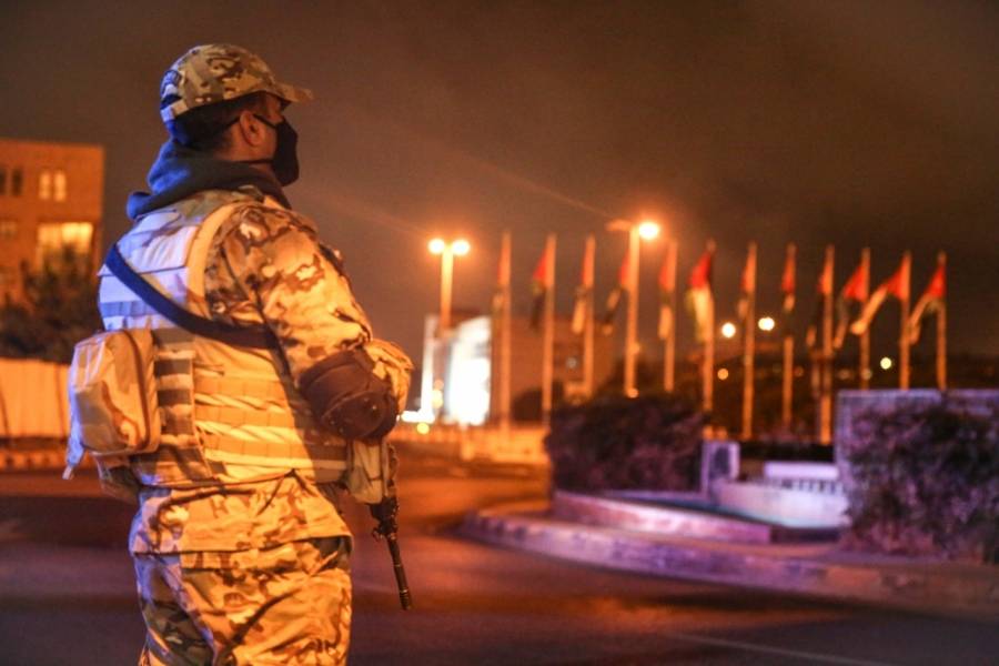 القوات المسلحة تنتشر على مداخل ومخارج محافظات المملكة