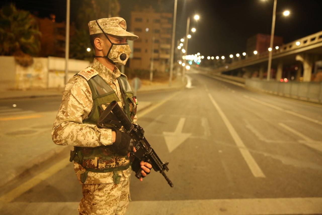 القوات المسلحة تنتشر على مداخل ومخارج محافظات المملكة