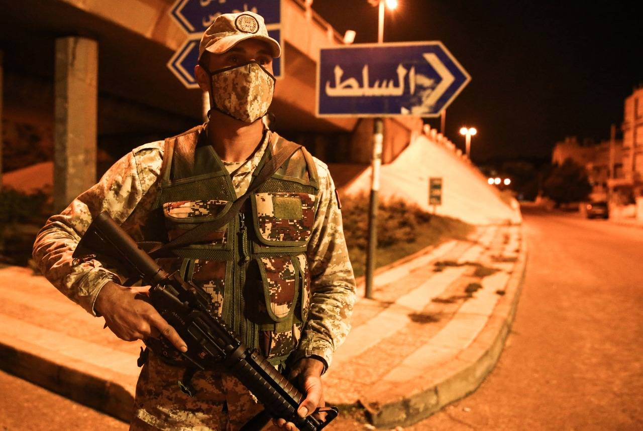 القوات المسلحة تنتشر على مداخل ومخارج محافظات المملكة