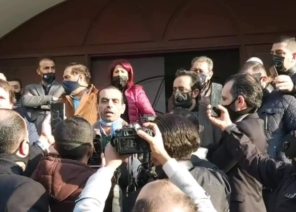 وقفة احتجاجية أمام مقر نقابة الصحفيين للمطالبة بالإفراج عن الزميل جمال حداد ولرفض توقيف الصحفيين 