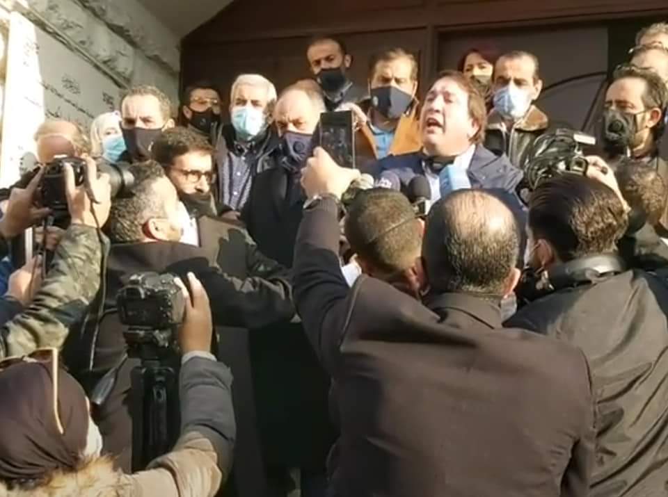 وقفة احتجاجية أمام مقر نقابة الصحفيين للمطالبة بالإفراج عن الزميل جمال حداد ولرفض توقيف الصحفيين 