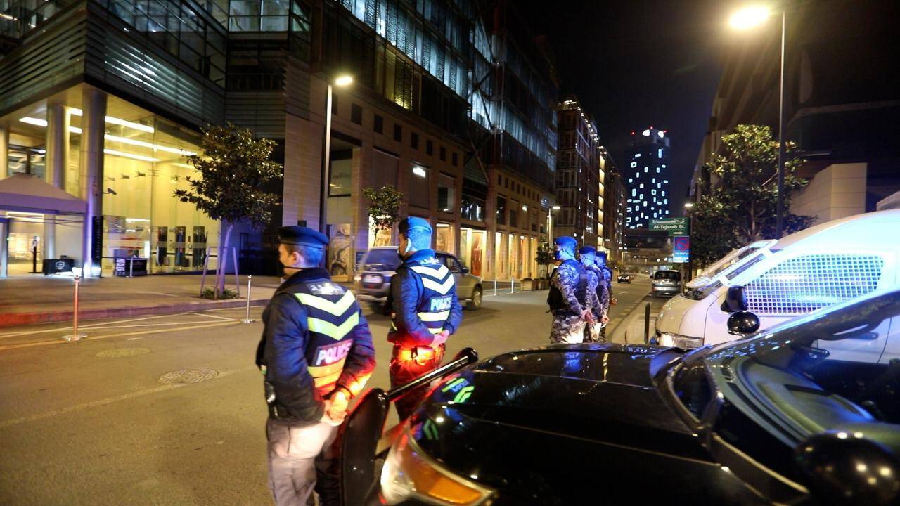 صور من الميدان : تزامناً مع الأعياد .. نشامى الامن العام ينفذون خطة أمنية حول الكنائس وفي الأسواق