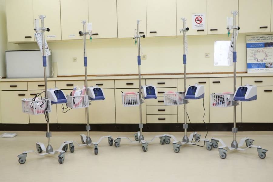 منظمة الرحمة بلا حدود تُسلّم أجهزة تنفس اصطناعي لصالح مستشفى الجامعة الأردنية