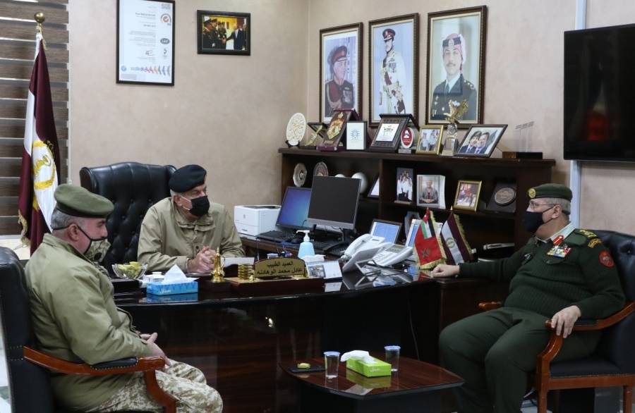 رئيس هيئة الأركان يزور مديرية الخدمات الطبية الملكية