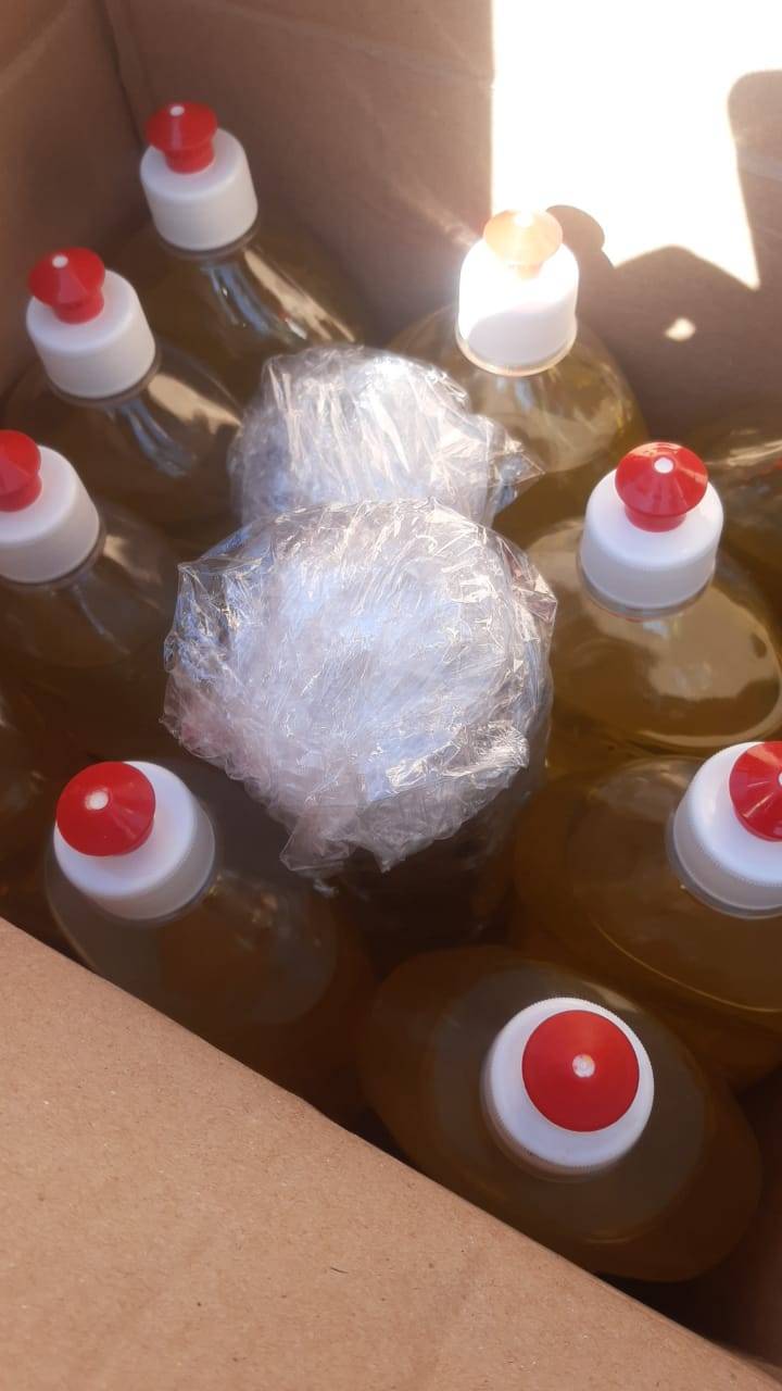 الجمارك تحبط تهريب نكهات سجائر إلكترونية  