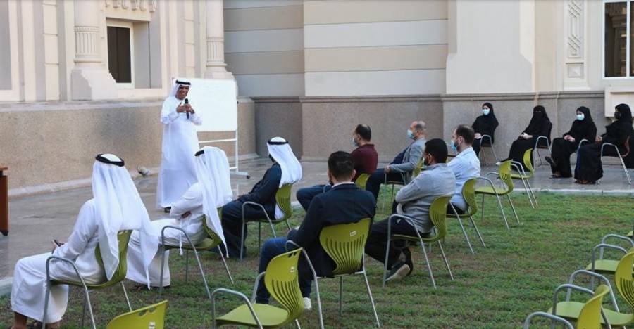 الجامعة القاسمية تنظم لقاء تحفيزيا لموظفيها بعنوان (البعد العاطفي في الوظيفة المؤسسية)