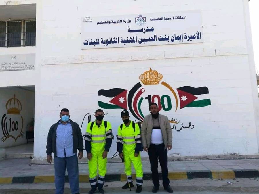 فرق الطوارئ في بلدية المفرق الكبرى تواصل تنفيذ حملات التعقيم لمراكز قاعات إمتحانات الثانوية العامة .. صور