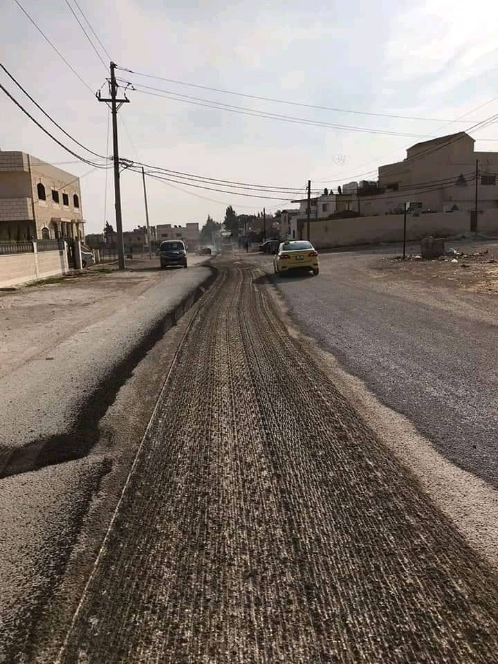 مديرية الخدمات الهندسية في بلدية المفرق الكبرى تبدأ بتنفيذ عطاء الخلطة الاسفلتية الساخنة لشوارع المدينة