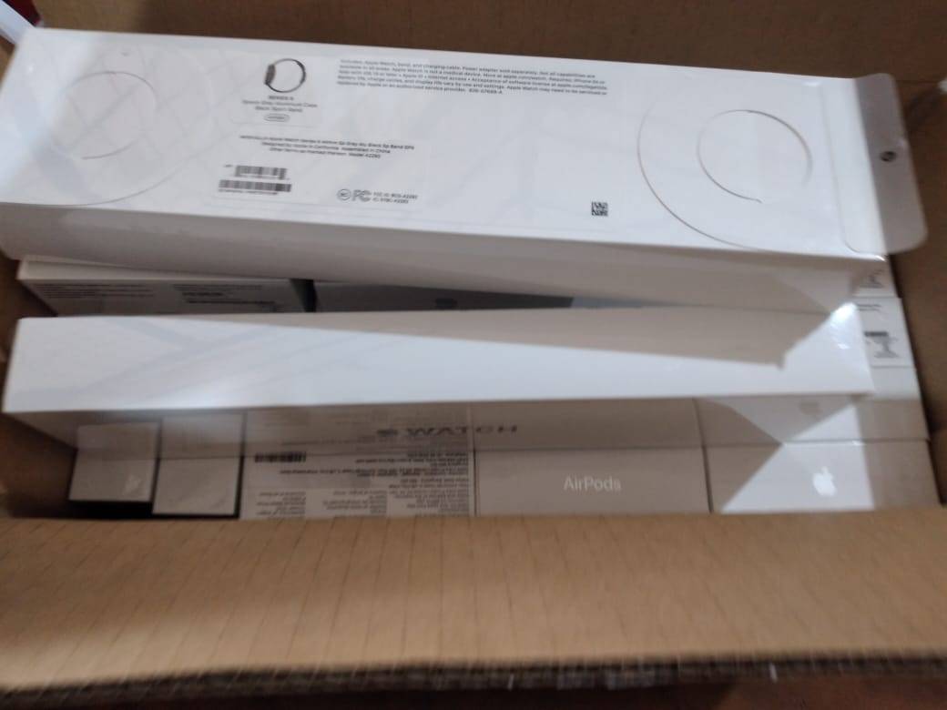 الجمارك تحبط تهريب اجهزة ايفون