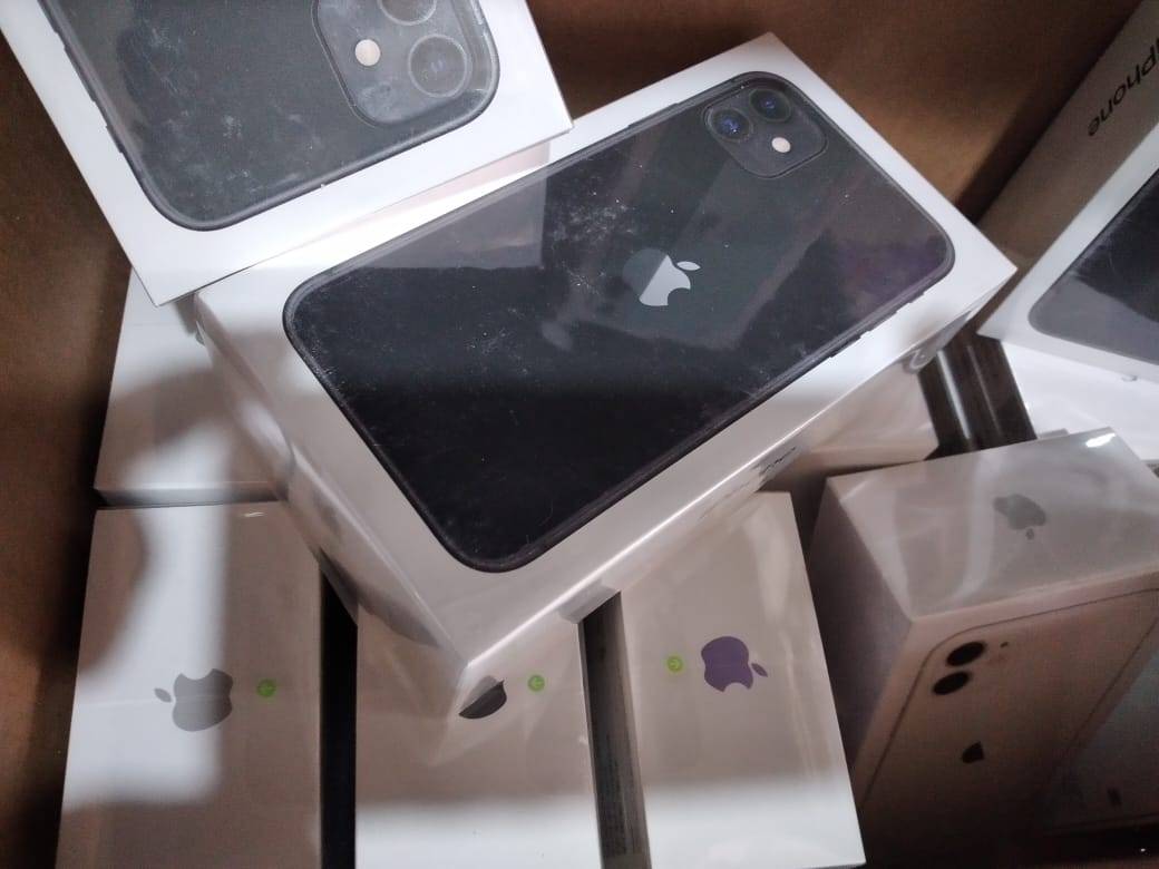 الجمارك تحبط تهريب اجهزة ايفون