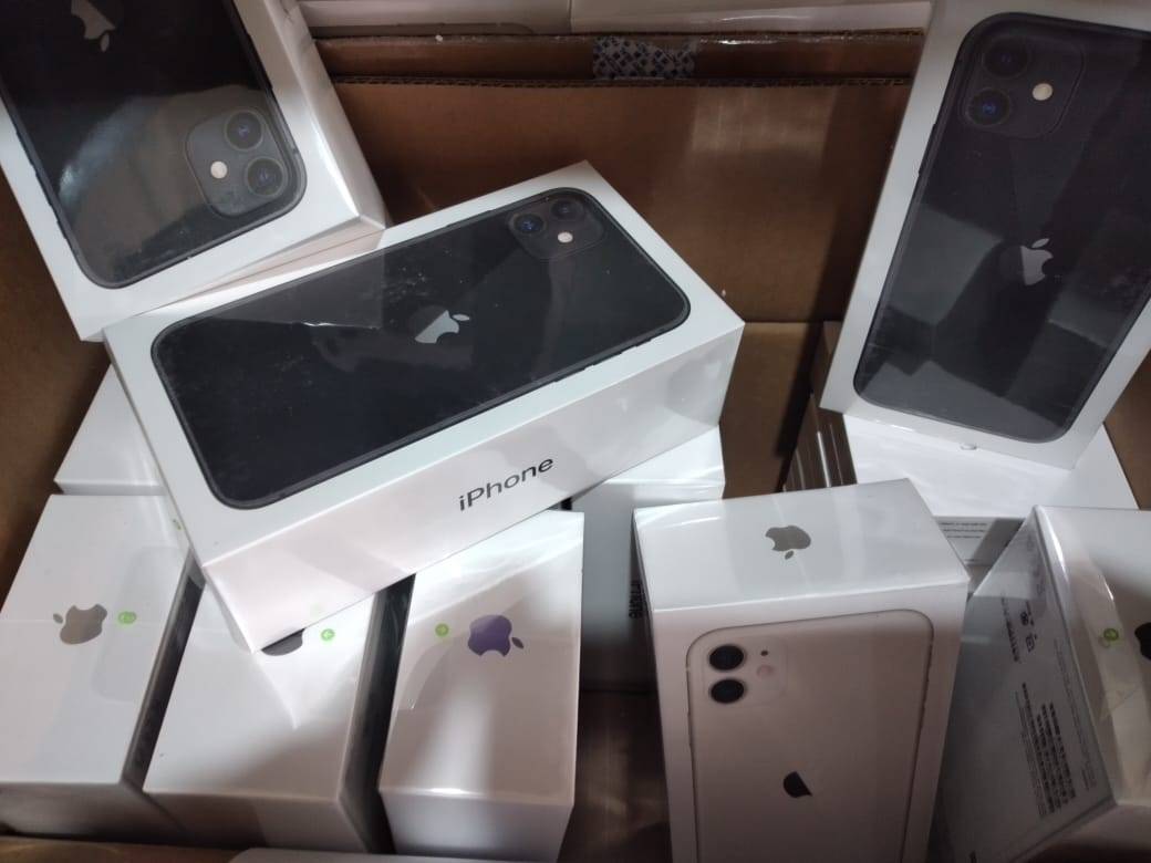 الجمارك تحبط تهريب اجهزة ايفون