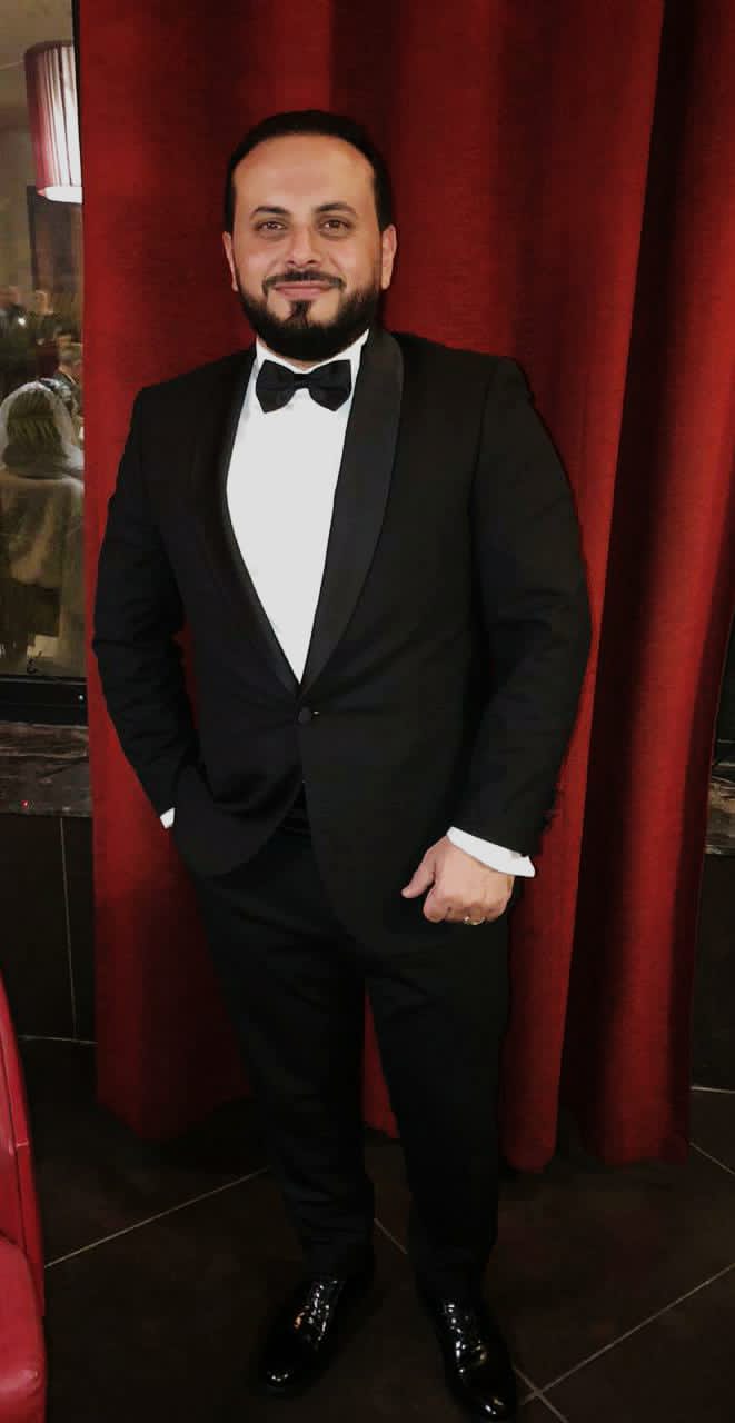 اشرف كمال النسور يشهر زواجه 