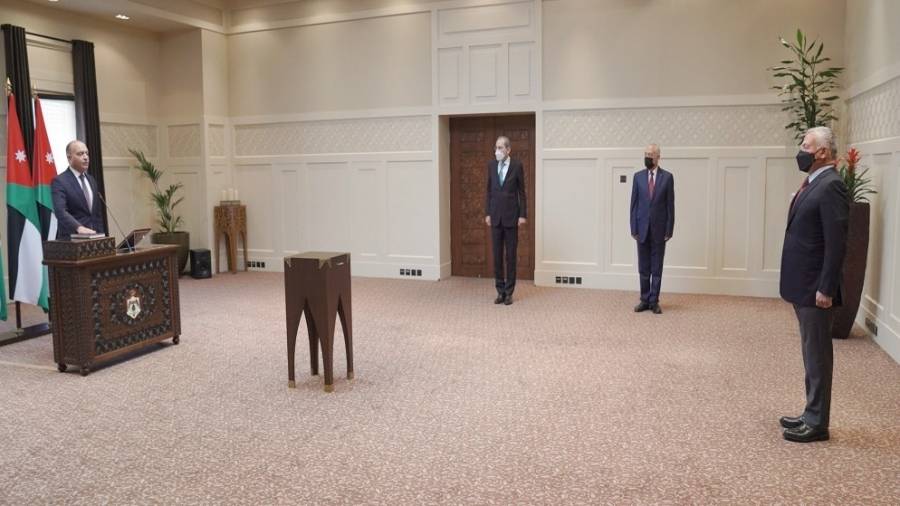 أمجد العضايلة يؤدي اليمين القانونية أمام الملك لتعيينه سفيراً للأردن لدى مصر