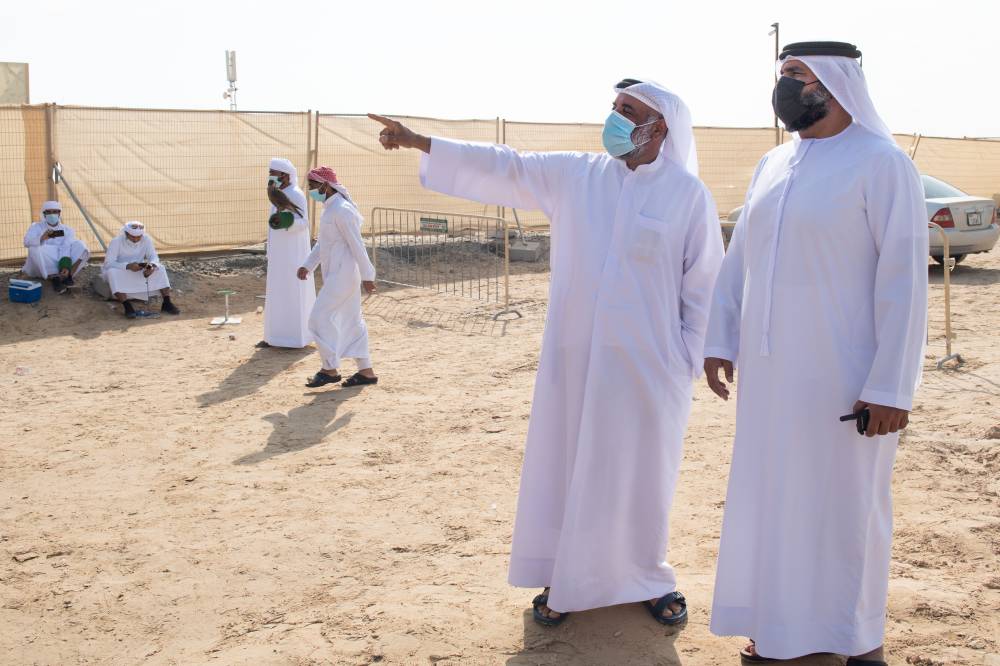 مستويات قوية في أشواط الشيوخ لليوم الثالث على التوالي في بطولة فزاع للصيد بالصقور 