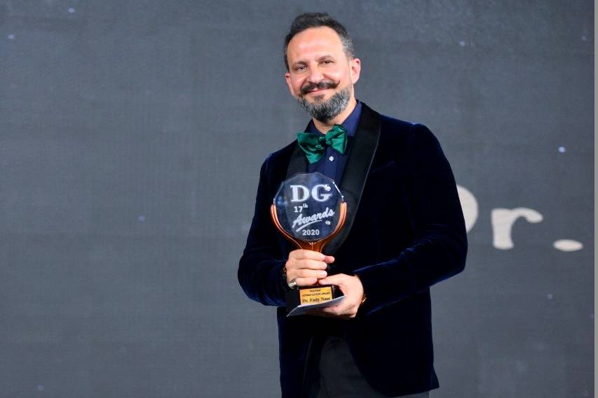 تكريم طبيب المشاهير فادي نصر في مهرجان دير غست   