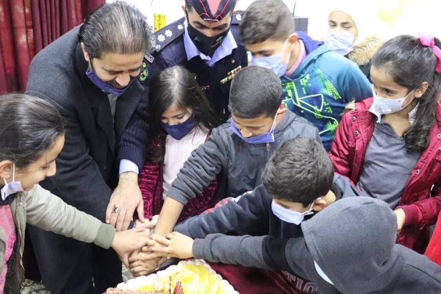 المفرق : منظمة رؤيا الأمل وبالتعاون مع جمعية الأصايل للأبداع والفن التشكيلي تقيم حفلاً ختامياً لعددٍ من الأطفال