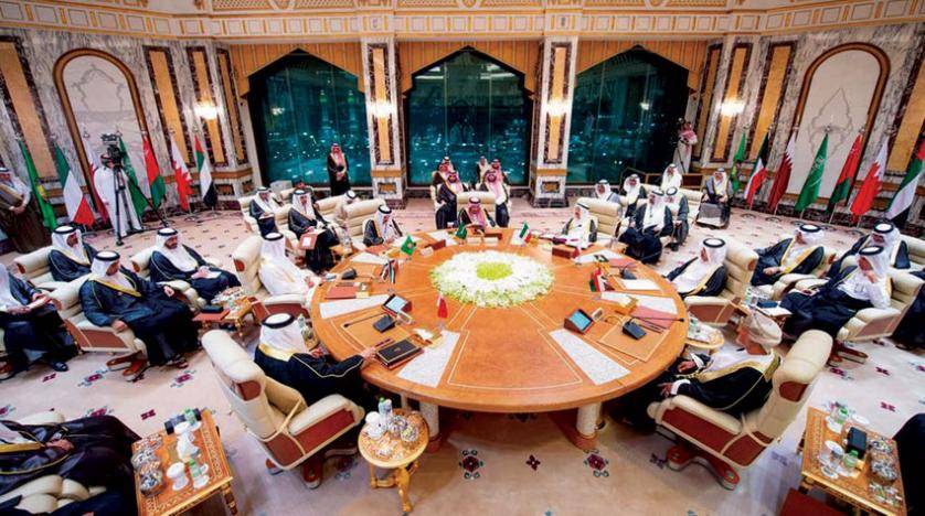 عناق (السعودية – قطر) بين الزعيمين (بن سلمان وتميم) أعاد لشرايين الأمة دماء الأخوّة ... ولكن يجب قطع ألسنة المنافقين والمرتزقة لضمان نجاح المصالحة / بقلم: المستشار محمد الملكاوي – رئيس التحرير