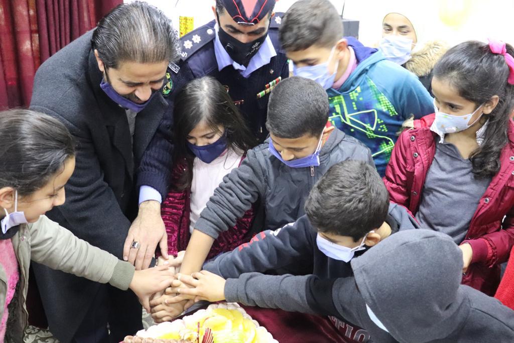 المفرق : منظمة رؤيا الأمل وبالتعاون مع جمعية الأصايل للأبداع والفن التشكيلي تقيم حفلاً ختامياً لعددٍ من الأطفال